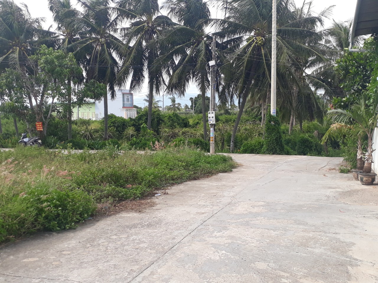 Bán lô đất 100.9m2, ngay vòng xoay suối cát, cách QL1a 30m